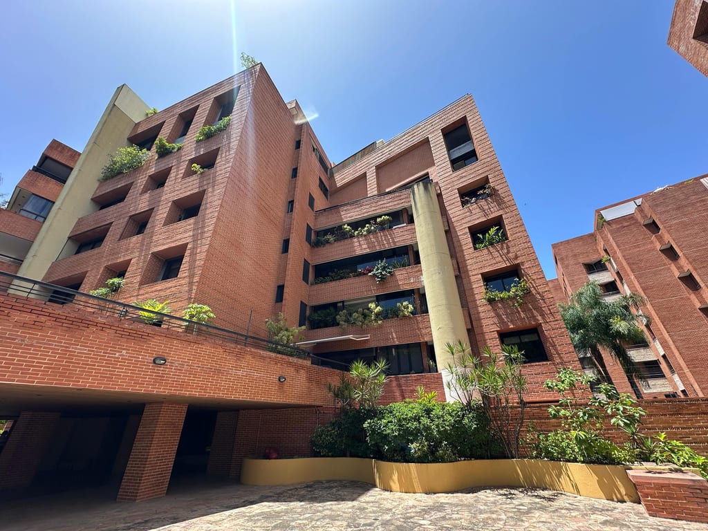 Apartamento en venta de 4 hab. y 544 m² en Campo Alegre, Caracas