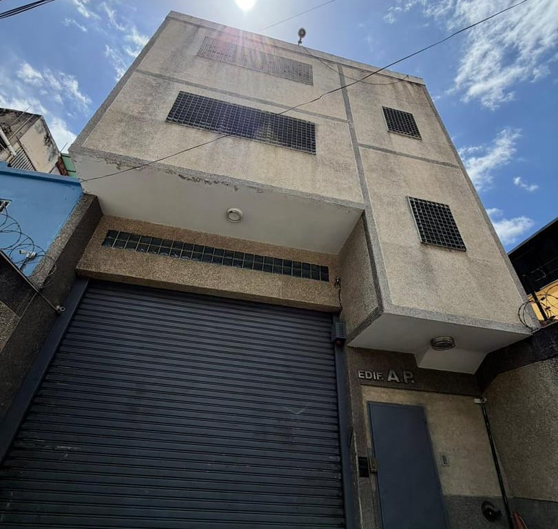 Edificio en venta de 855 m² en Boleíta Sur, Caracas · Ref. CV6819