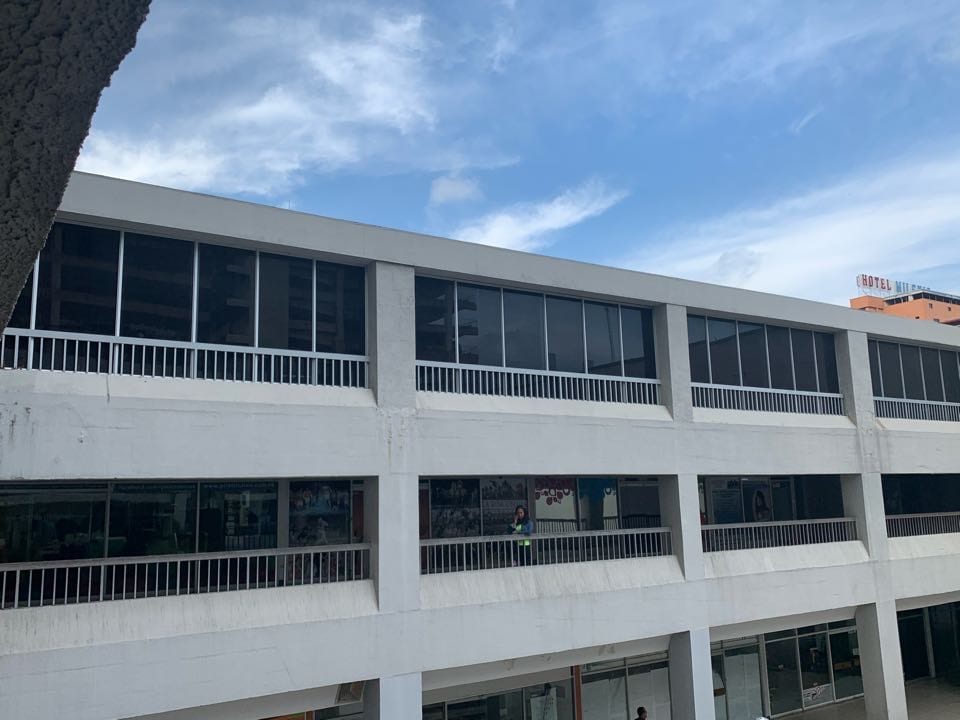 Local comercial en alquiler de 2.500 m² en Los Chaguaramos, Caracas