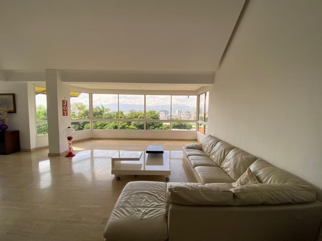 Apartamento en venta de 5 hab. y 540 m² en Los Palos Grandes, Caracas · Ref. CV6823