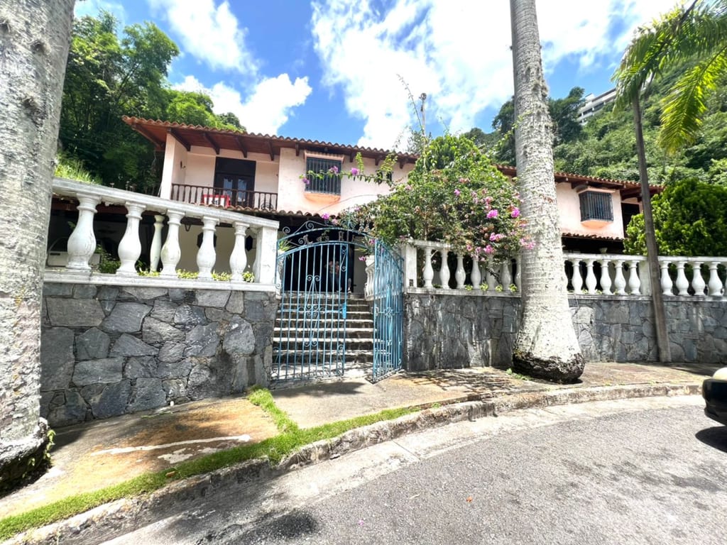 Casa en venta de 10 hab. y 750 m² en San Luis, Caracas