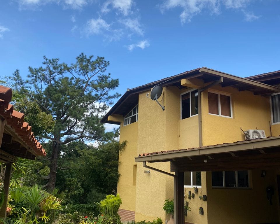 Casa en venta de 4 hab. y 600 m² en La Boyera, Caracas