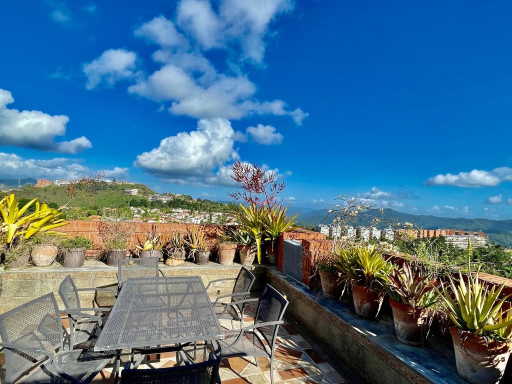 Apartamento en venta de 4 hab. y 930 m² en Lomas de La Lagunita, Caracas