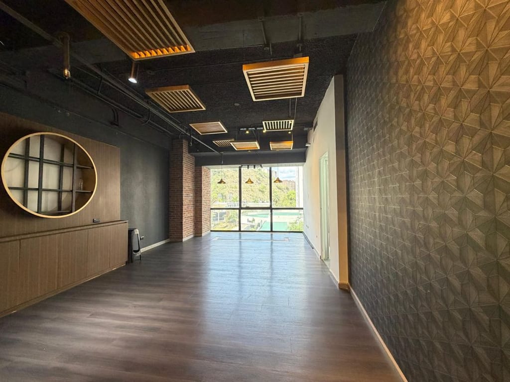Oficina en alquiler de 156 m² en Las Mercedes, Caracas