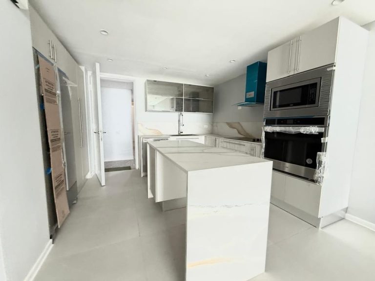 Apartamento en venta de 3 hab. y 140 m² en Alto Hatillo, Caracas