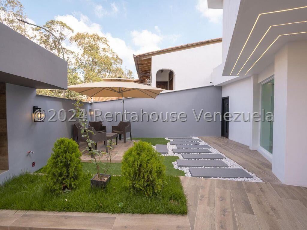 Casa en venta de 6 hab. y 347 m² en Los Naranjos del Cafetal, Caracas