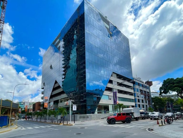 Oficina en venta de 100 m² en Las Mercedes, Caracas