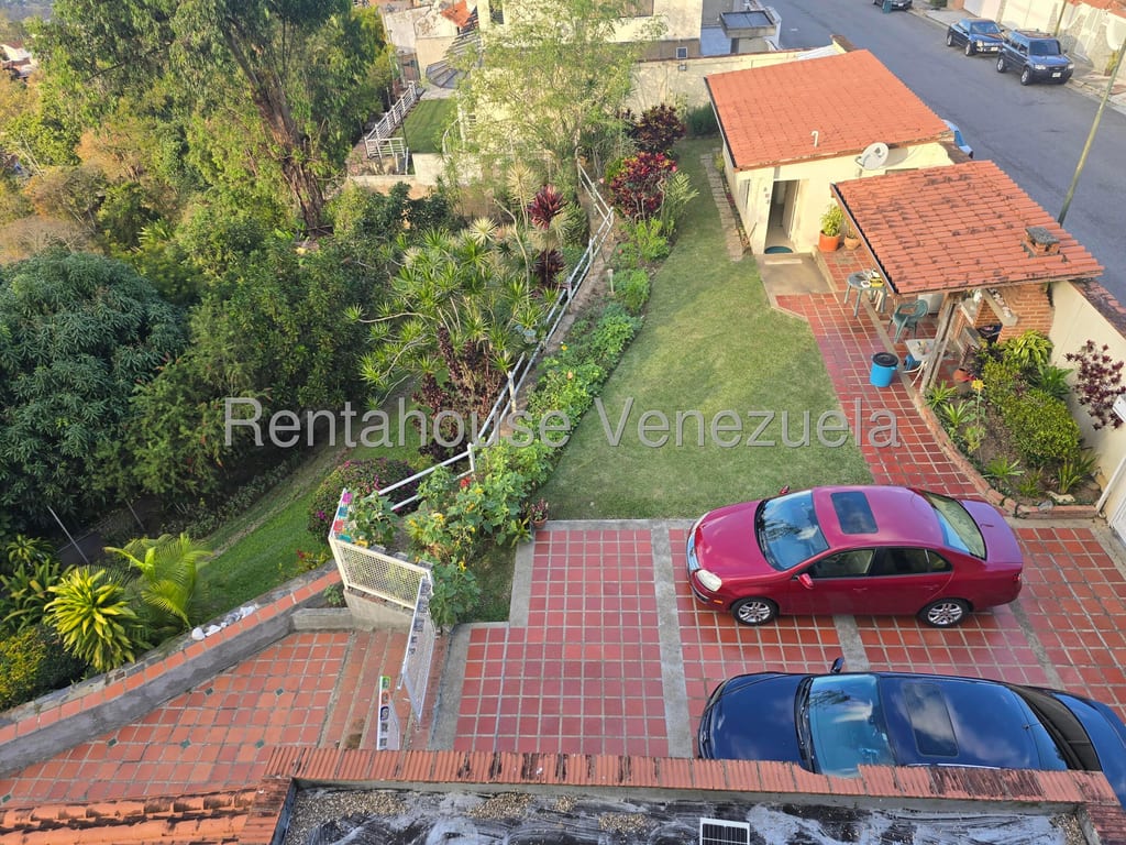 Casa en venta de 4 hab. y 800 m² en Los Naranjos del Cafetal, Caracas