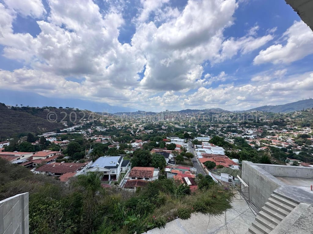 Casa en venta de 4 hab. y 952 m² en Prados Del Este, Caracas