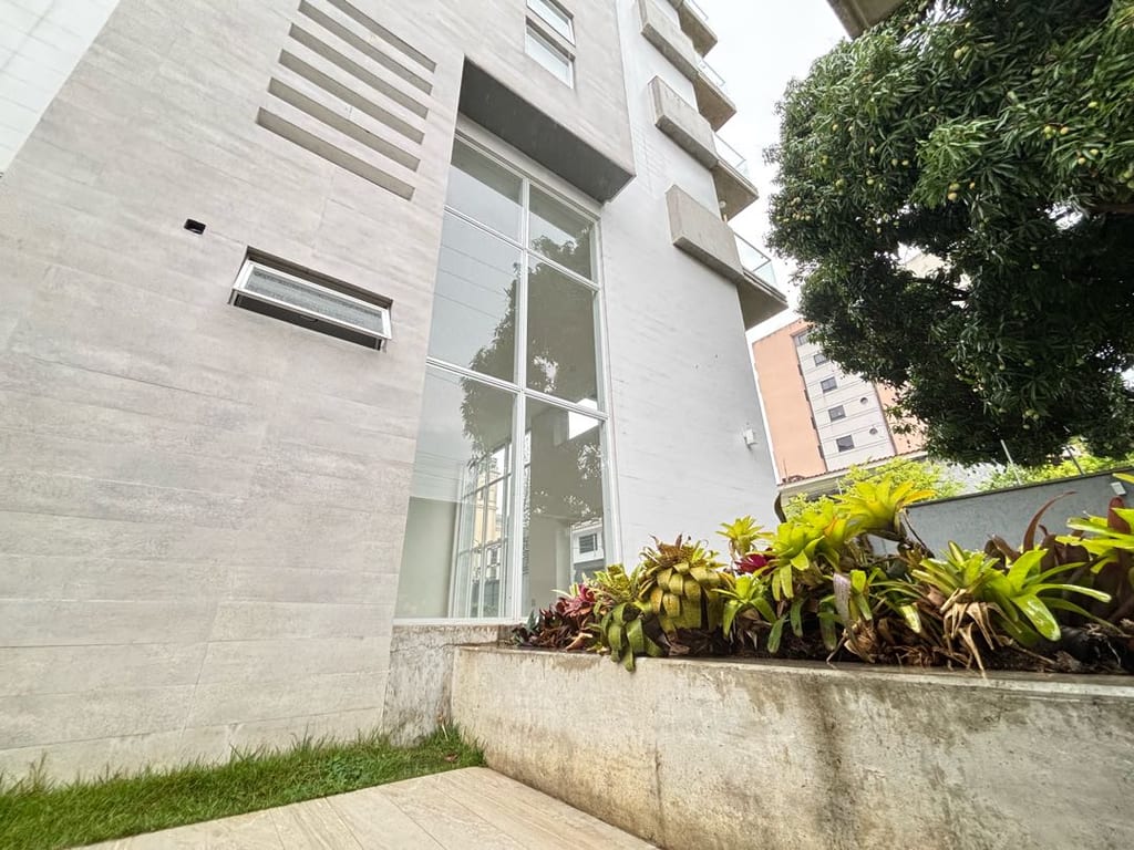 Apartamento en venta de 4 hab. y 250 m² en Santa Eduvigis, Caracas
