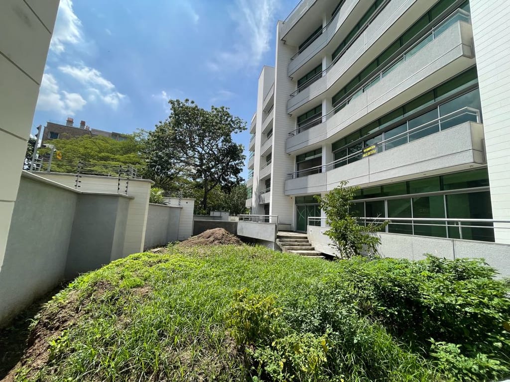 Apartamento en venta de 5 hab. y 414 m² en La Castellana, Caracas
