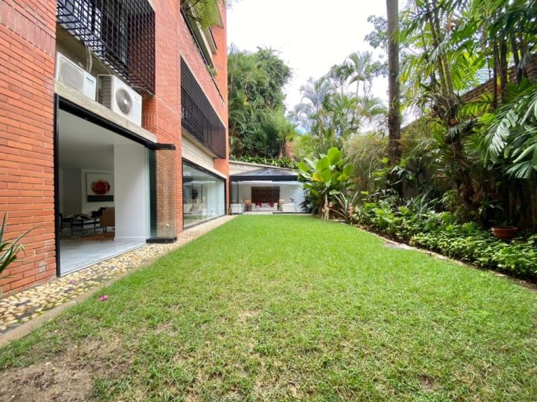 Apartamento con 3 habitaciones y 3 baños en Chulavista, Caracas
