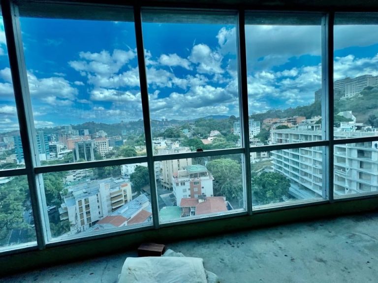 Oficina de 87 m² en Las Mercedes, Caracas