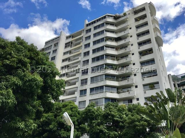Apartamento en venta de 4 hab. y 454 m² en La Florida, Caracas