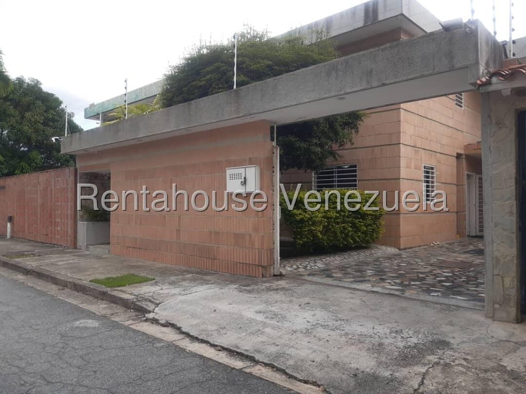 Casa en venta de 5 hab. y 350 m² en Los Pomelos, Caracas