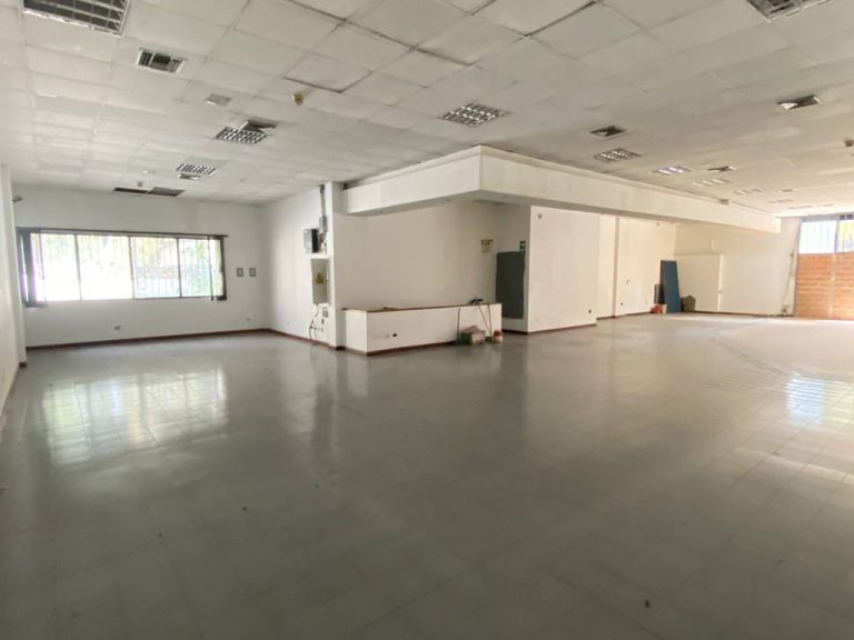 Local comercial en venta de 400 m² en Los teques, Los Teques
