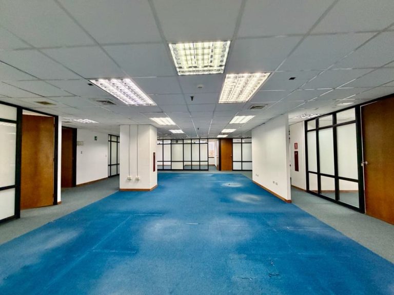 Oficina en alquiler de 388 m² en Prados del Este, Caracas · Ref. CV6928