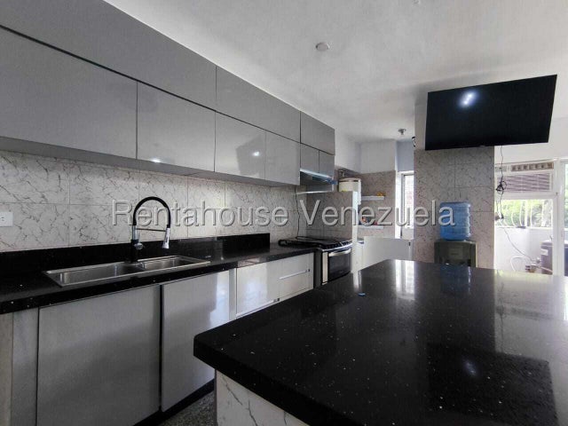 Apartamento luminoso y bien distribuido en el corazón de la Parroquia Urbana San Jose (SOLO CLIENTES) COD 27-2294