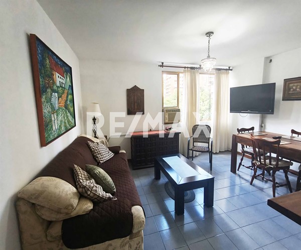 LINDO APARTAMENTO EN ALQUILER EN LA CALIFORNIA NORTE