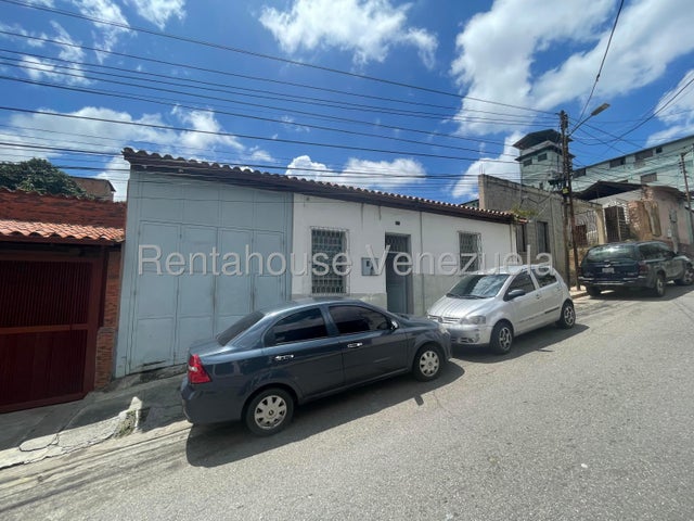 Casa en el Centro de Los Teques – Gran Potencial 765M2