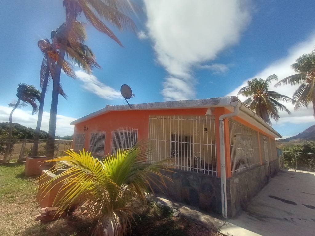 Casa de 45.000 m² con 3 habitaciones en Aragua