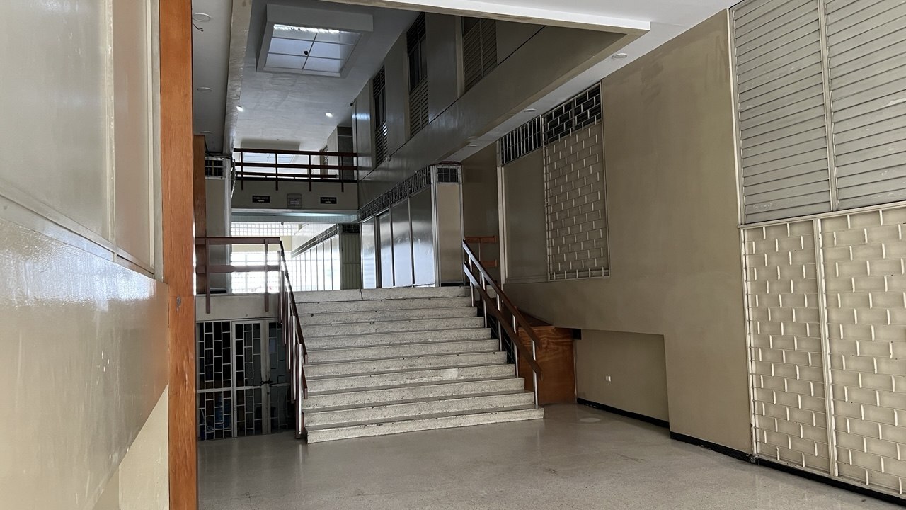 Oficina ideal para comercio mercancia pequeña .