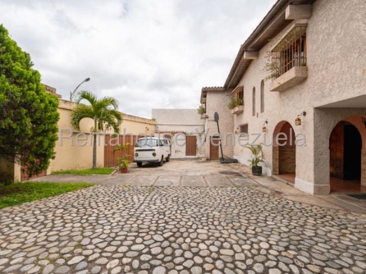 Casa en venta de 4 hab. y 360 m² en Colinas de Santa Mónica, Caracas