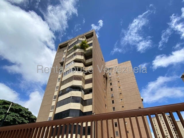 Apartamento en alquiler de 3 hab. y 185 m² en Colinas de Bello Monte, Caracas