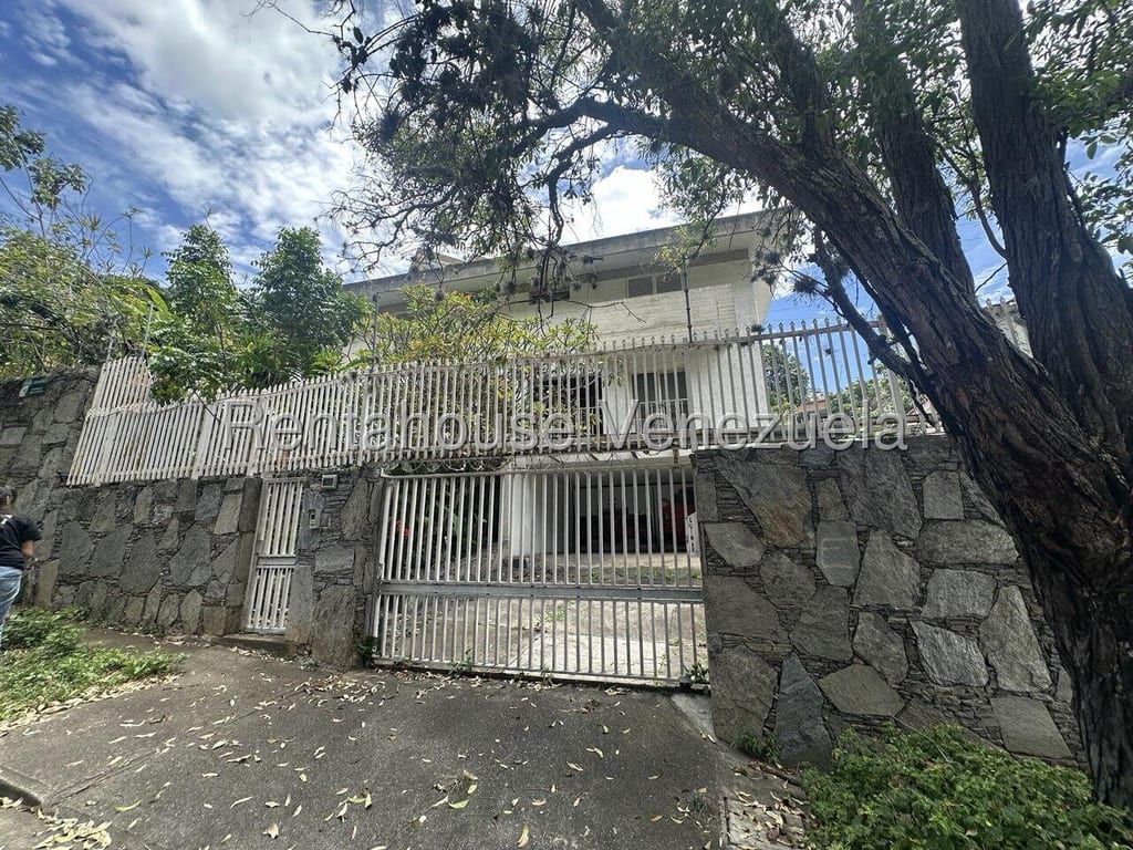 Casa en venta de 4 hab. y 400 m² en Colinas de Bello Monte, Caracas