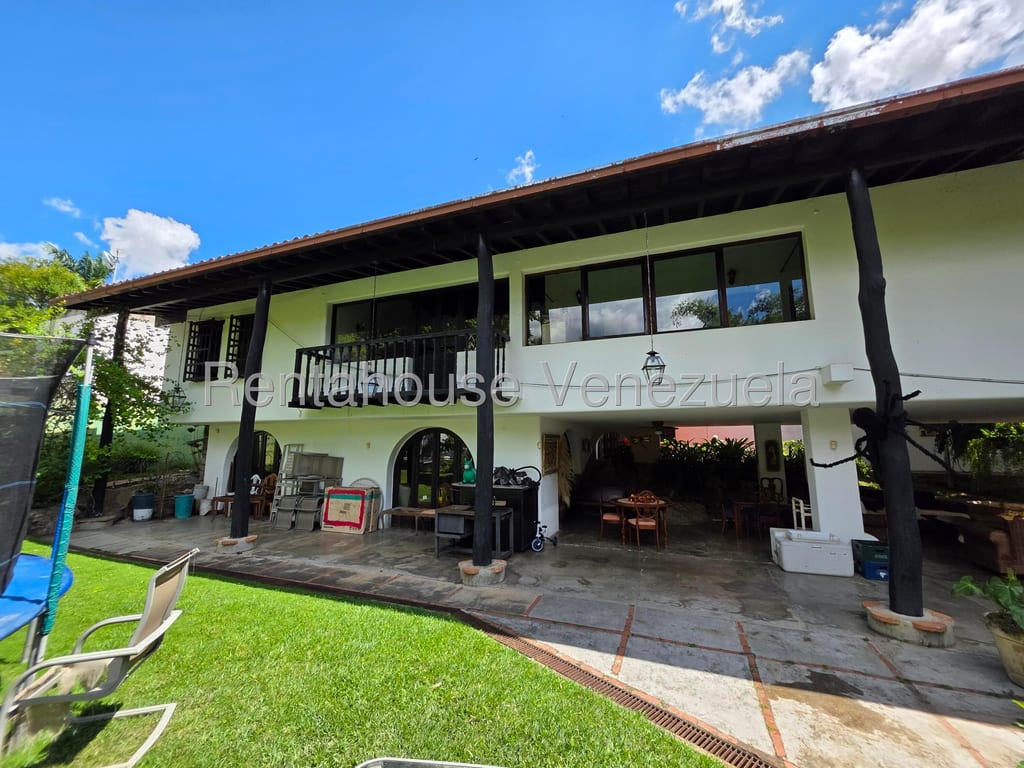 Casa en venta de 5 hab. y 500 m² en Chuao, Caracas