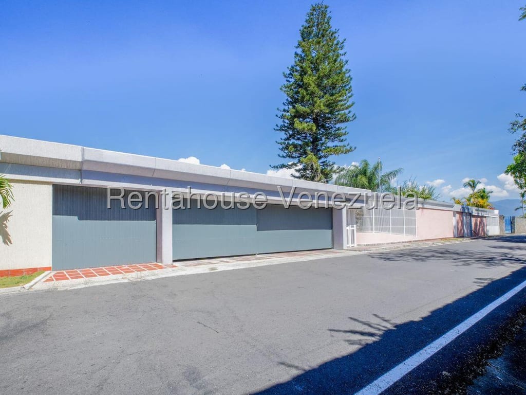 Casa en venta de 9 hab. y 991 m² en Cerro Verde, Caracas