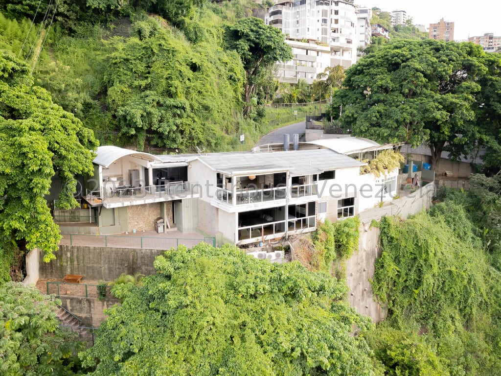Casa en venta de 5 hab. y 600 m² en Colinas de Bello Monte, Caracas · Ref. CV39432