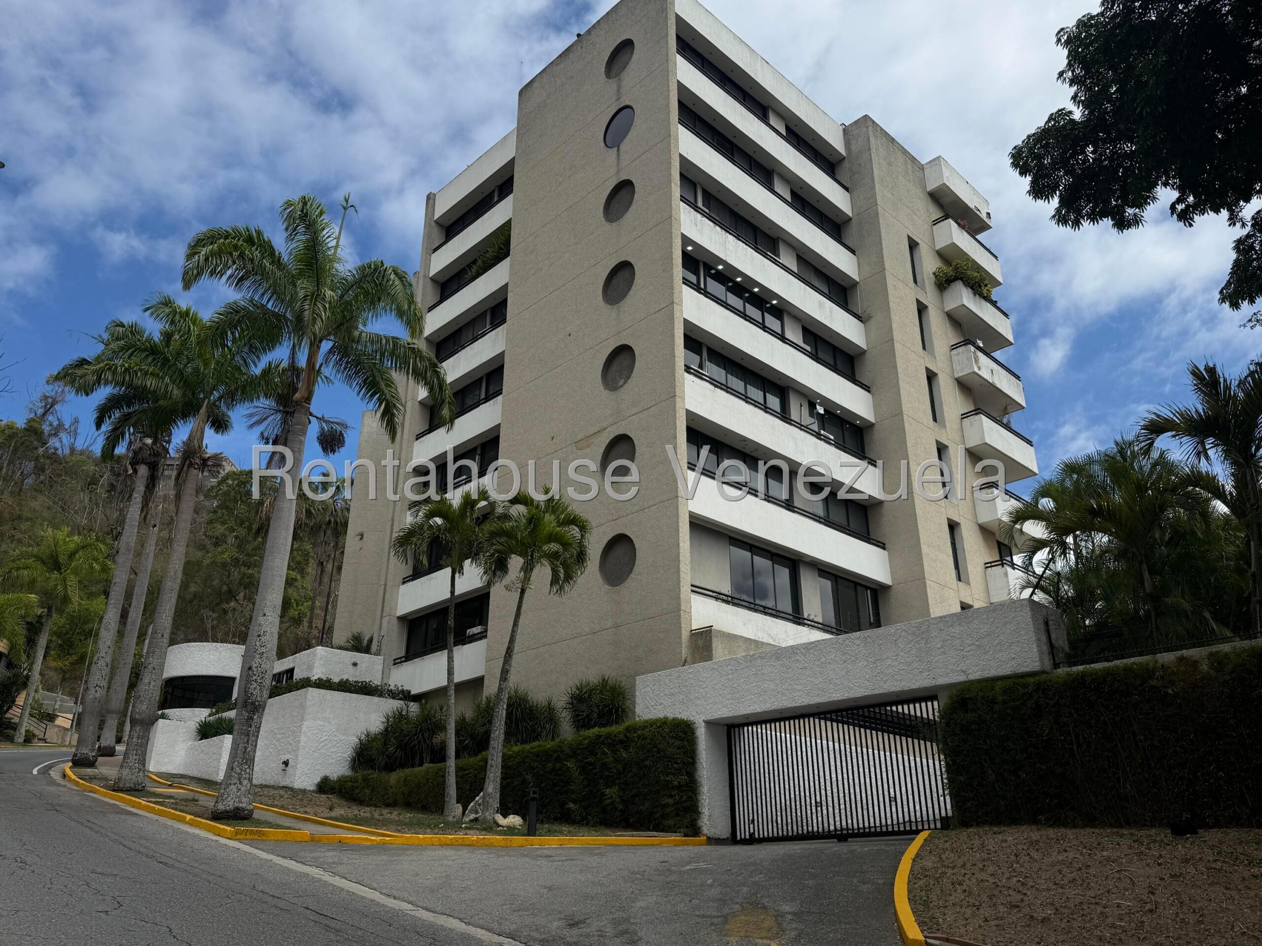 🏡✨ PH Dúplex 633m² / Alquiler Valle Arriba