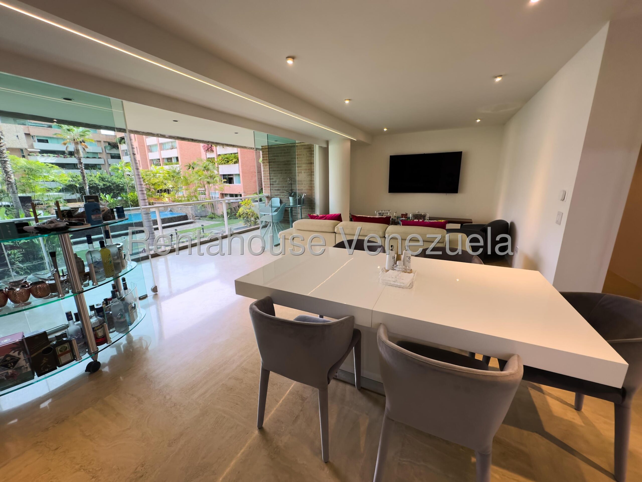Apartamento de lujo en calle cerrada, Campo Alegre