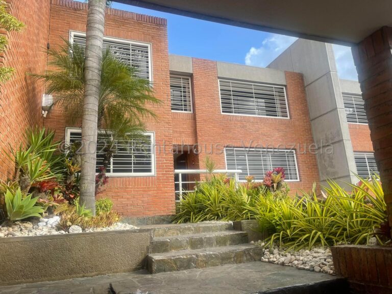 Townhouse de 464 m² con 3 habitaciones en La Lagunita Country Club, Caracas