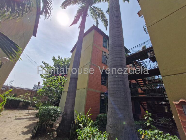 Apartamento remodelado de 2 habitaciones en Santa Rosa