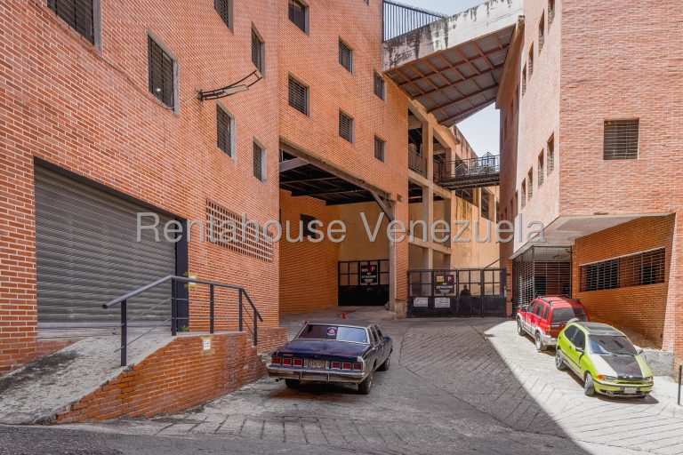 Edificio de 7.689 m² en Piedra Azul, Caracas