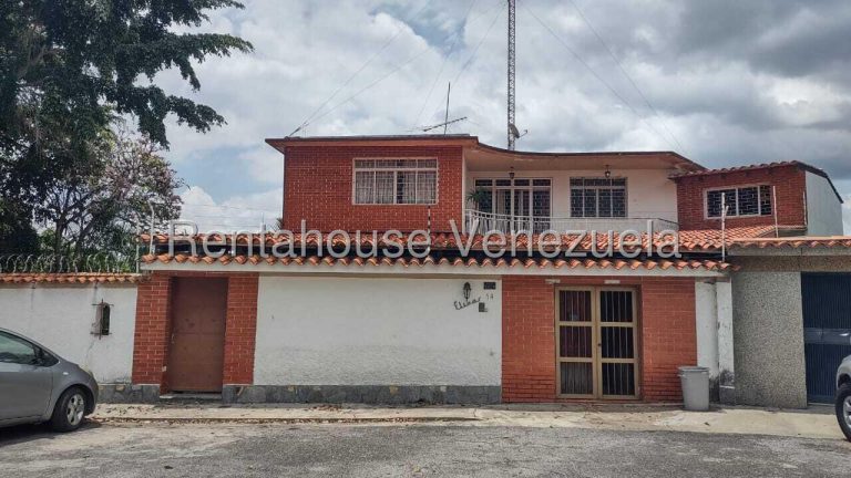 Casa con vista a Caracas en El Marqués, 540 m²