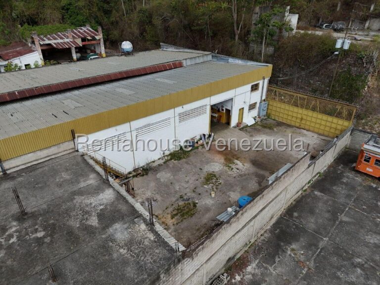 Local comercial de 1.600 m² en Mariche, Caracas