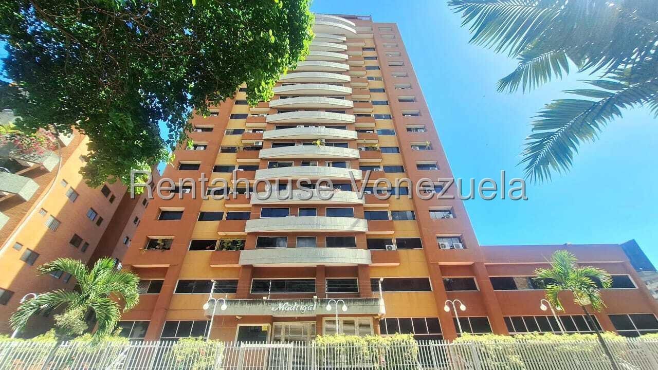 Apartamento remodelado con vista en Bello Monte
