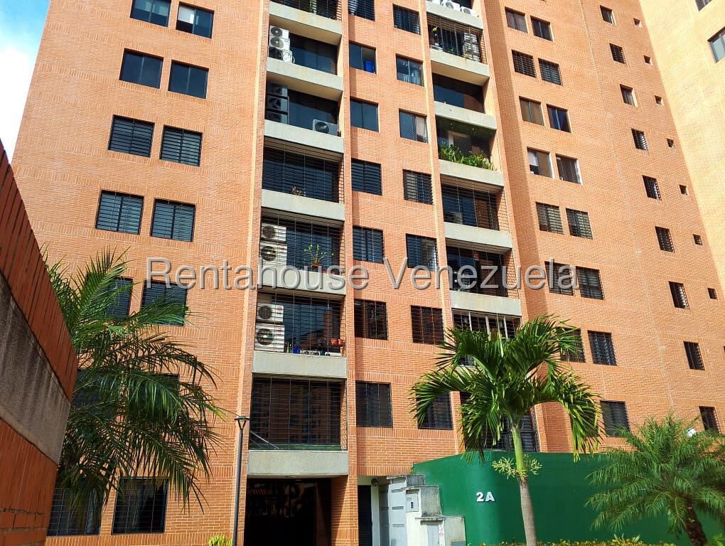 Apartamento semi-amoblado con vista en Colinas de La Tahona
