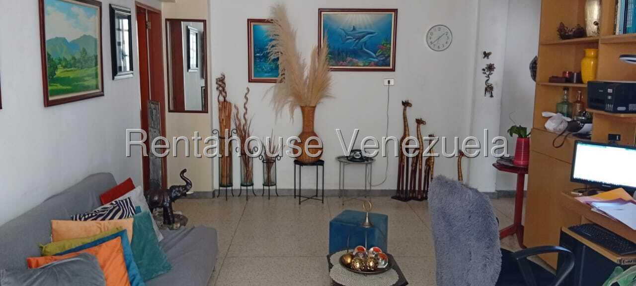 Apartamento amplio con vista en El Bosque, Caracas