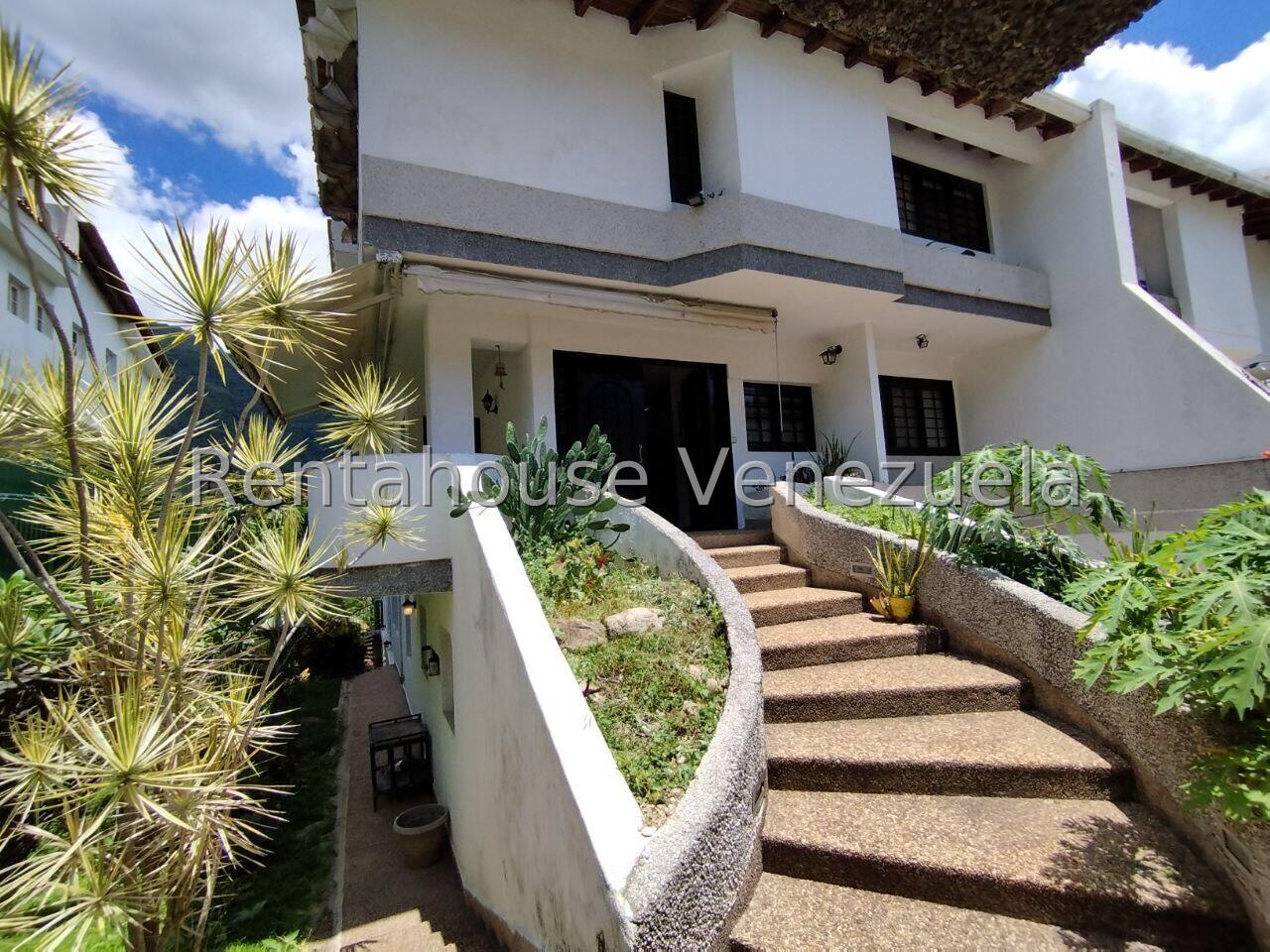 Casa tres niveles con vista al Ávila en Miranda