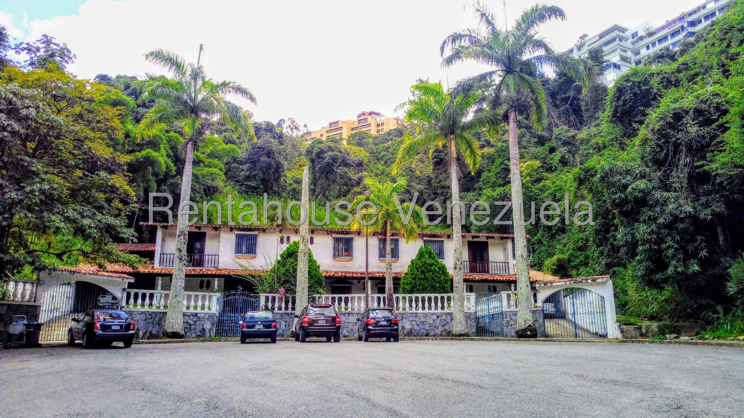 Casa tradicional multiples niveles en San Luis