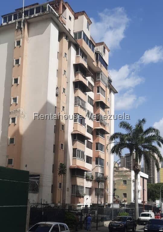 Apartamento penthouse dos niveles vista a Caracas, La Florida