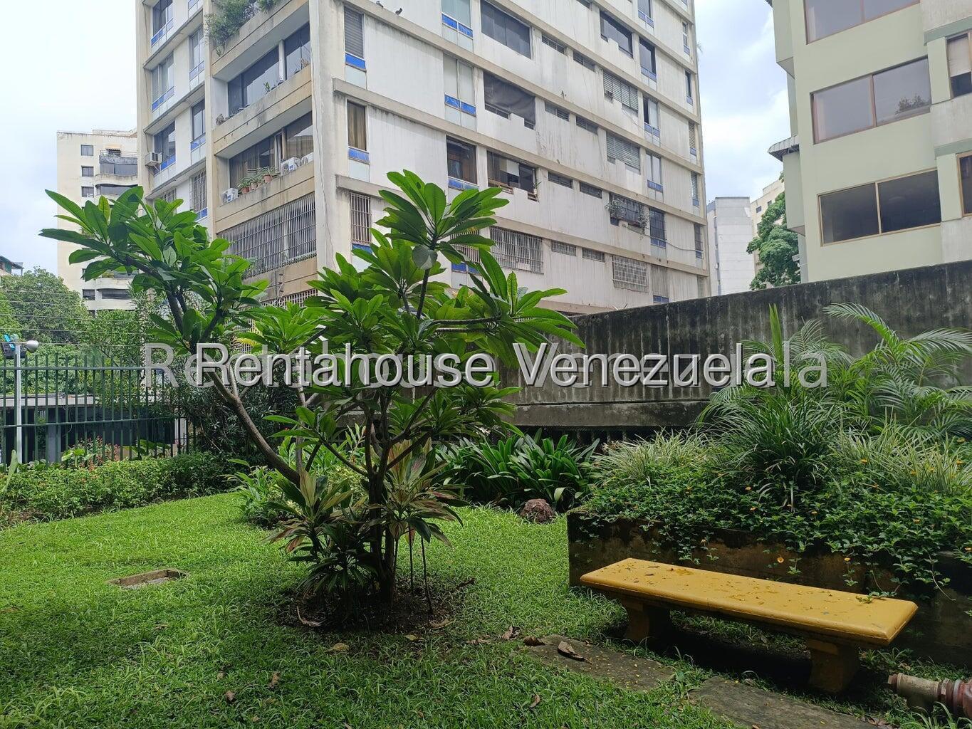 Apartamento para remodelar con vista al Ávila en La Florida