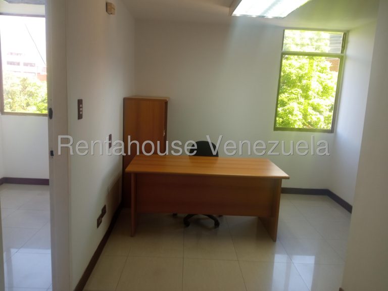 Apartamento en tres niveles con vista al Ávila, Las Mercedes
