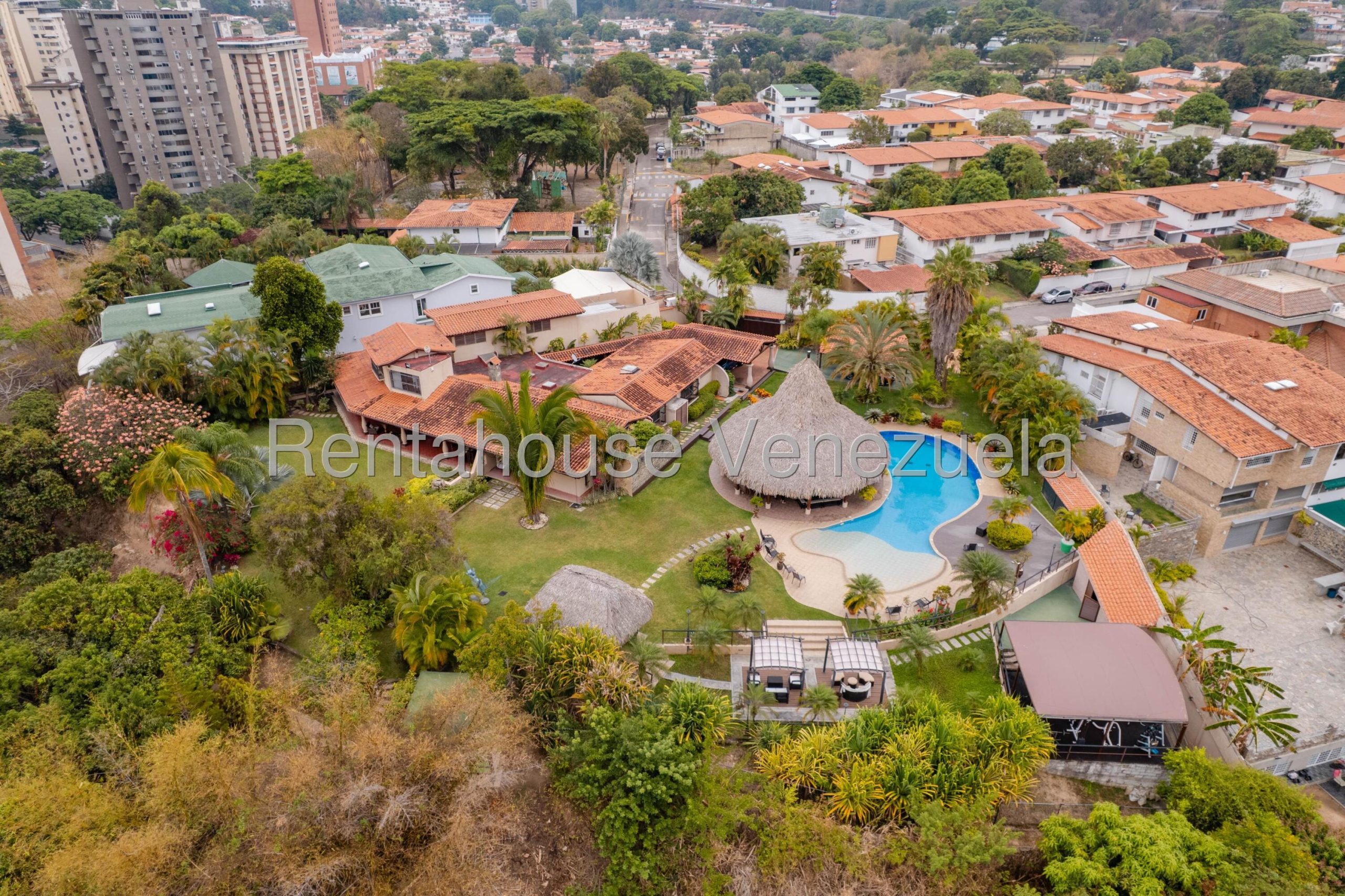 Casa colonial con vista al Avila en Terrazas del Club Hipico