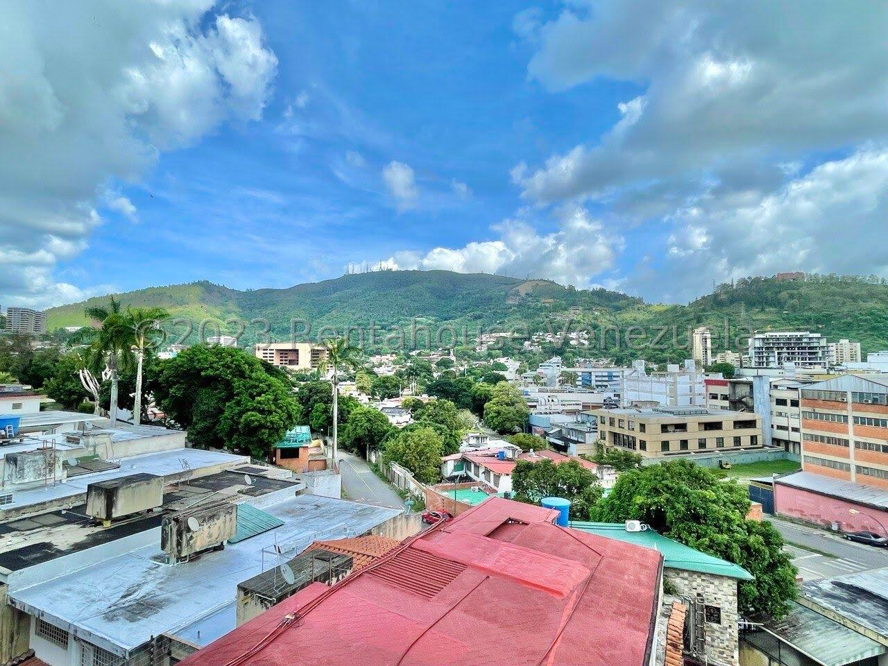 Casa de hospedaje múltiples niveles en La Trinidad
