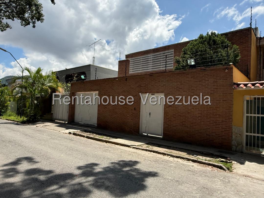 Venta Casa moderna de 4 habitaciones en Montalbán I